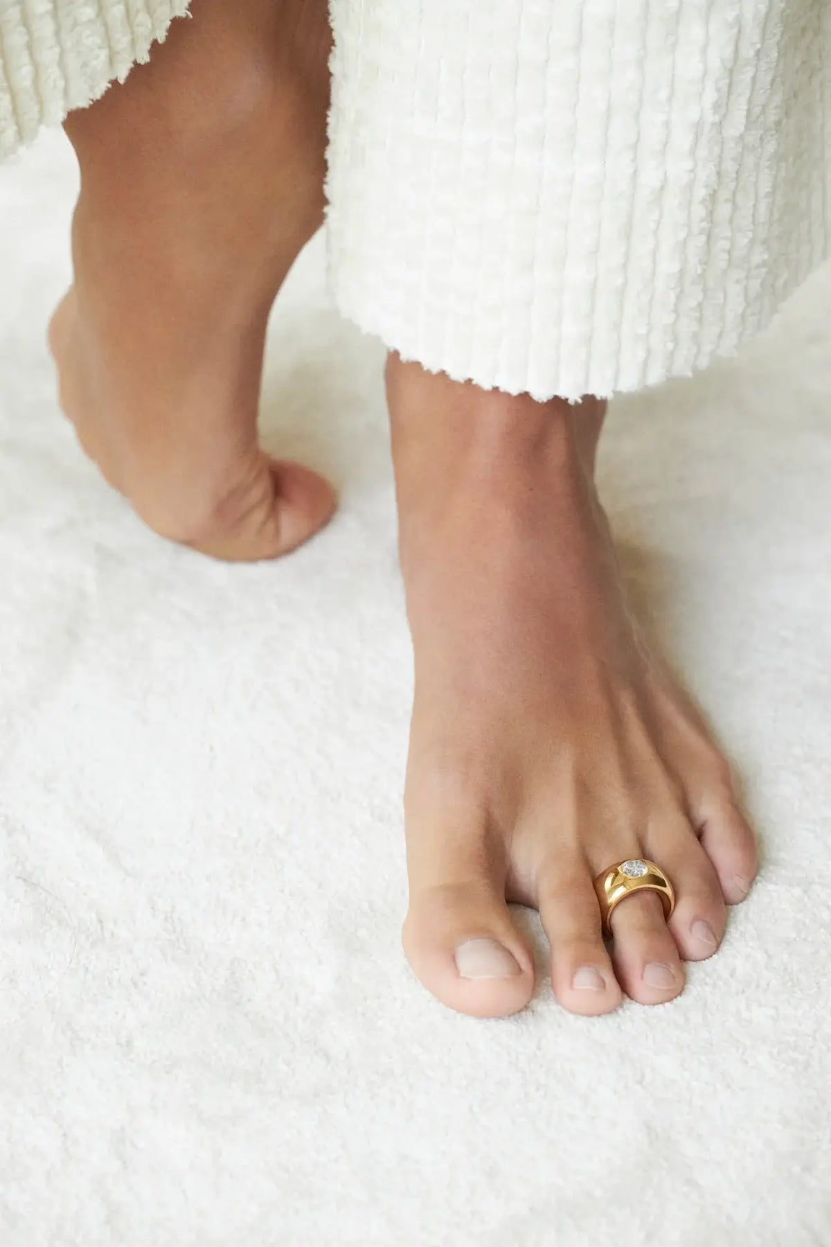 Violet Halo Toe Ring Rings