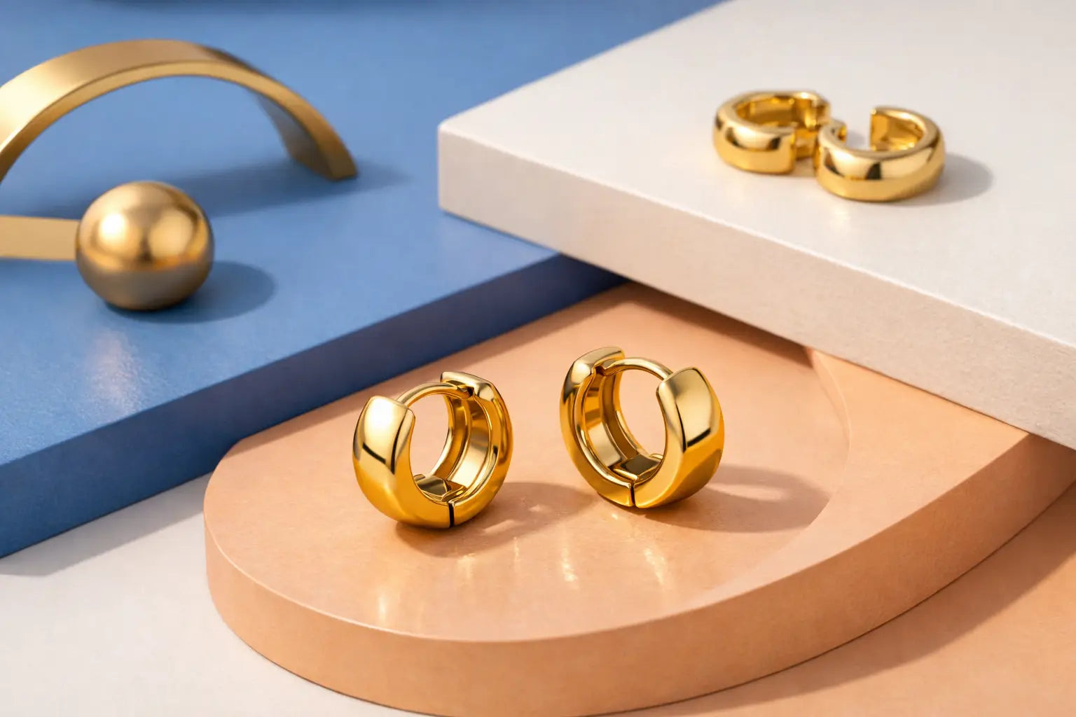 Huggies dourados minimalistas para sempre