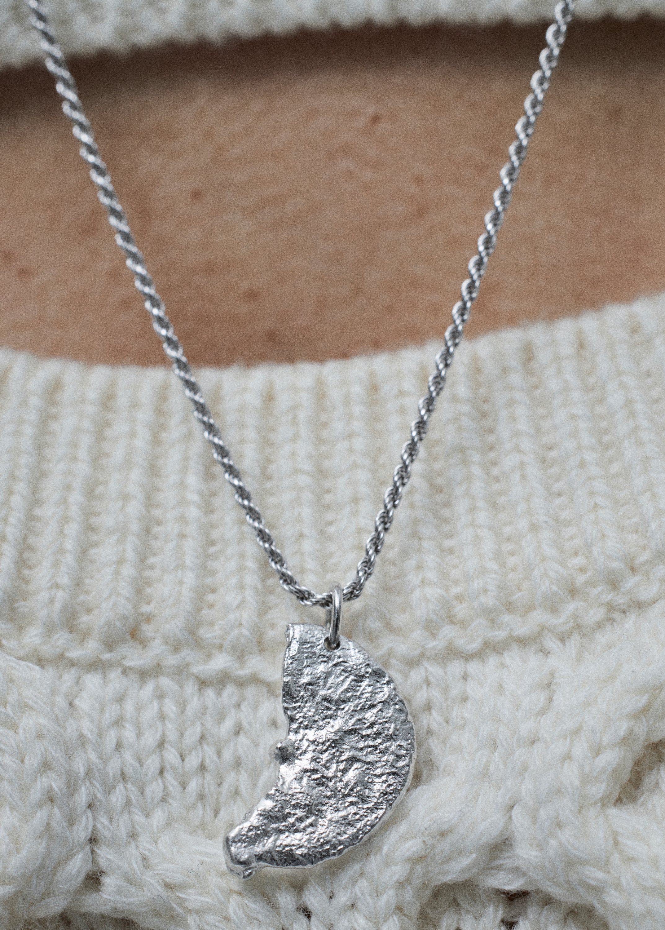 t necklace in silver