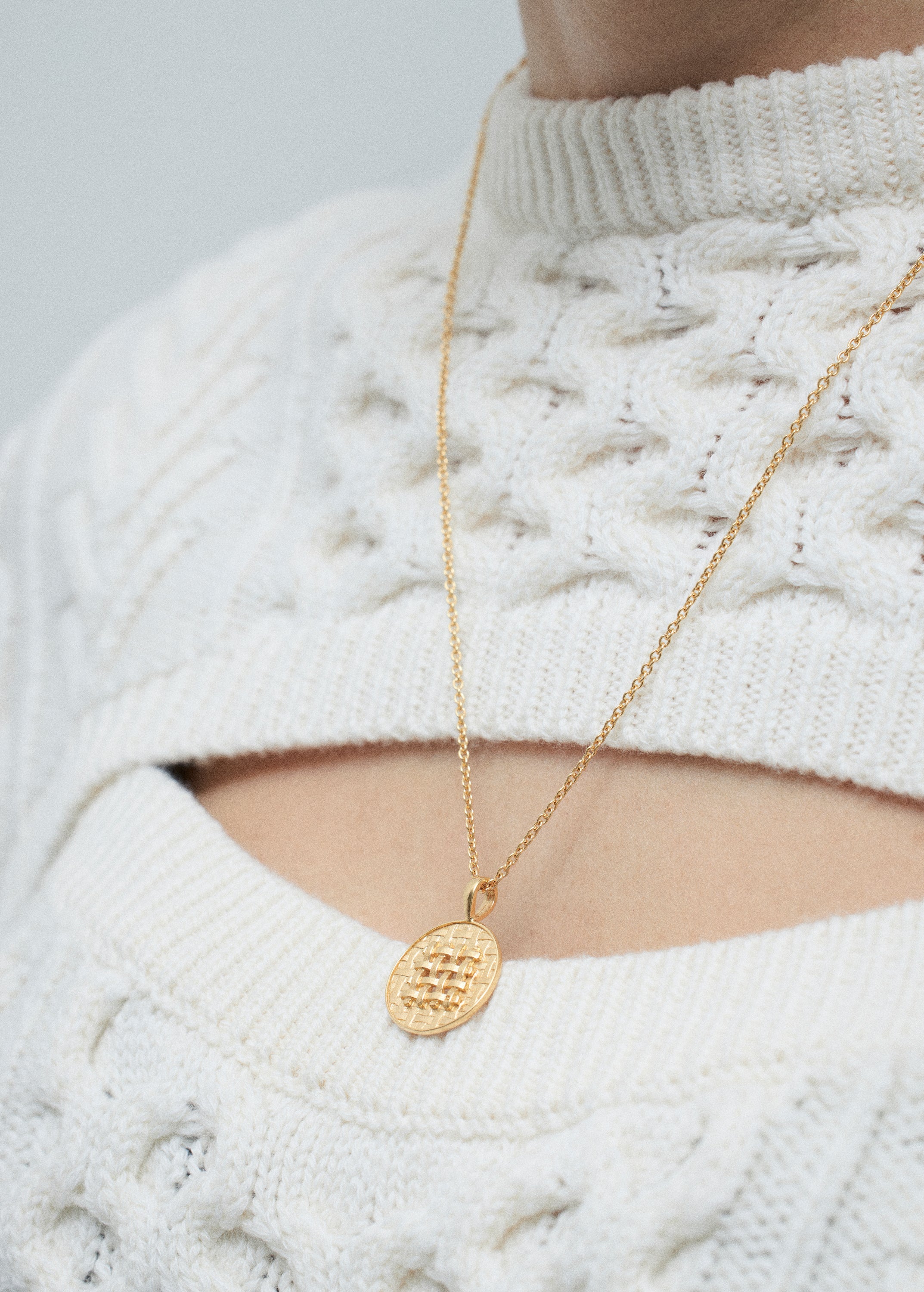 ser necklace in gold