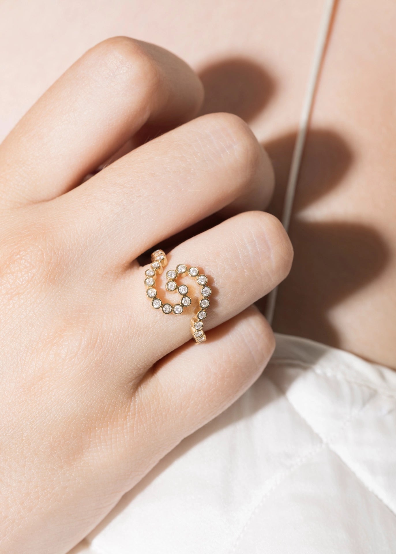 Celine Diamond 18k Circle Ring Rings