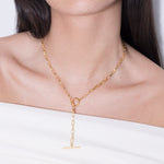 model wearing pernille necklace in gold with 50cm 