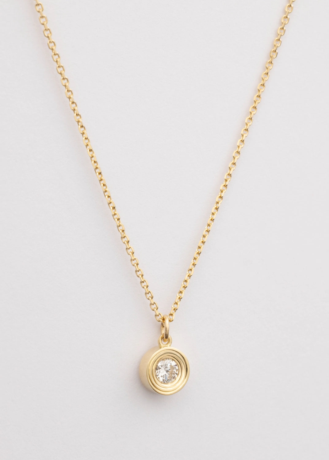 round bezel 18k diamond necklace Necklaces